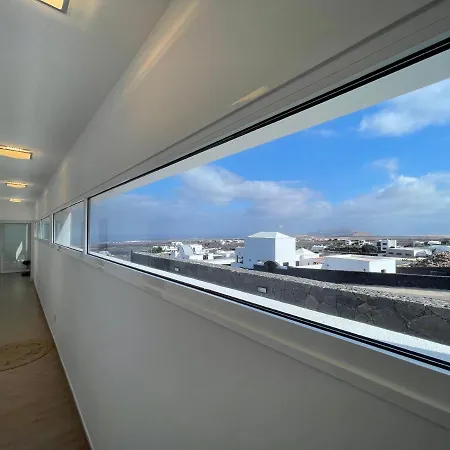Eslanzarote Eco Tony, Heated Pool, Jacuzzi, Sat Tv, Super Wifi Villa