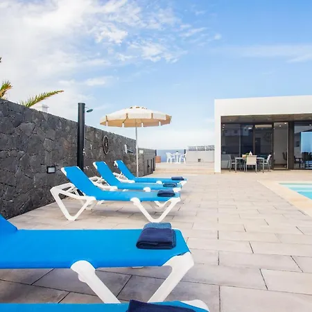 Villa Eslanzarote Eco Tony, Heated Pool, Jacuzzi, Sat Tv, Super Wifi
