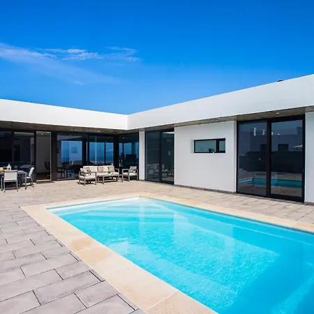 Eslanzarote Eco Tony, Heated Pool, Jacuzzi, Sat Tv, Super Wifi Villa La Costa