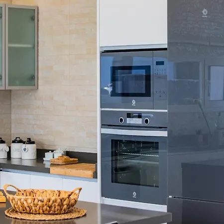 Eslanzarote Eco Tony, Heated Pool, Jacuzzi, Sat Tv, Super Wifi Villa La Costa