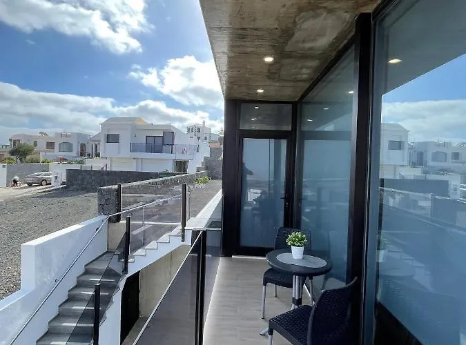 Villa Eslanzarote Eco Tony, Heated Pool, Jacuzzi, Sat Tv, Super Wifi La Costa