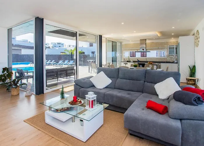 Villa Eslanzarote Eco Tony, Heated Pool, Jacuzzi, Sat Tv, Super Wifi La Costa