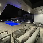 Eslanzarote Eco Tony, Heated Pool, Jacuzzi, Sat Tv, Super Wifi Villa *
